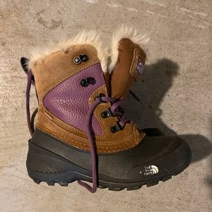 Girls North face Boots with Fur